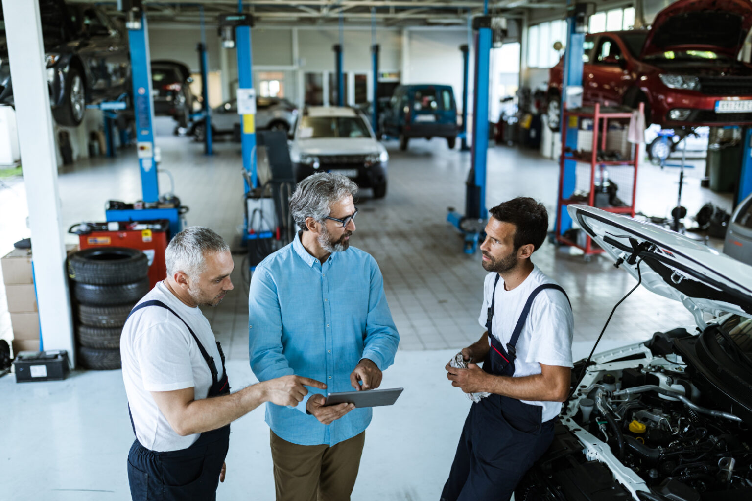 Seven Ways to Attract TopNotch Auto Repair Technicians Solera